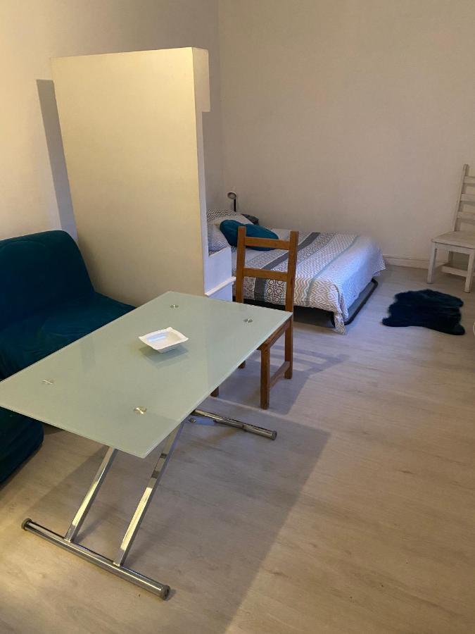 Adorable Gesthouse Avec Parking Gratuit Sur Place. Apartment Le Chene Exterior photo